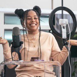 STREAMCAM - OFF WHITE WEBCAM